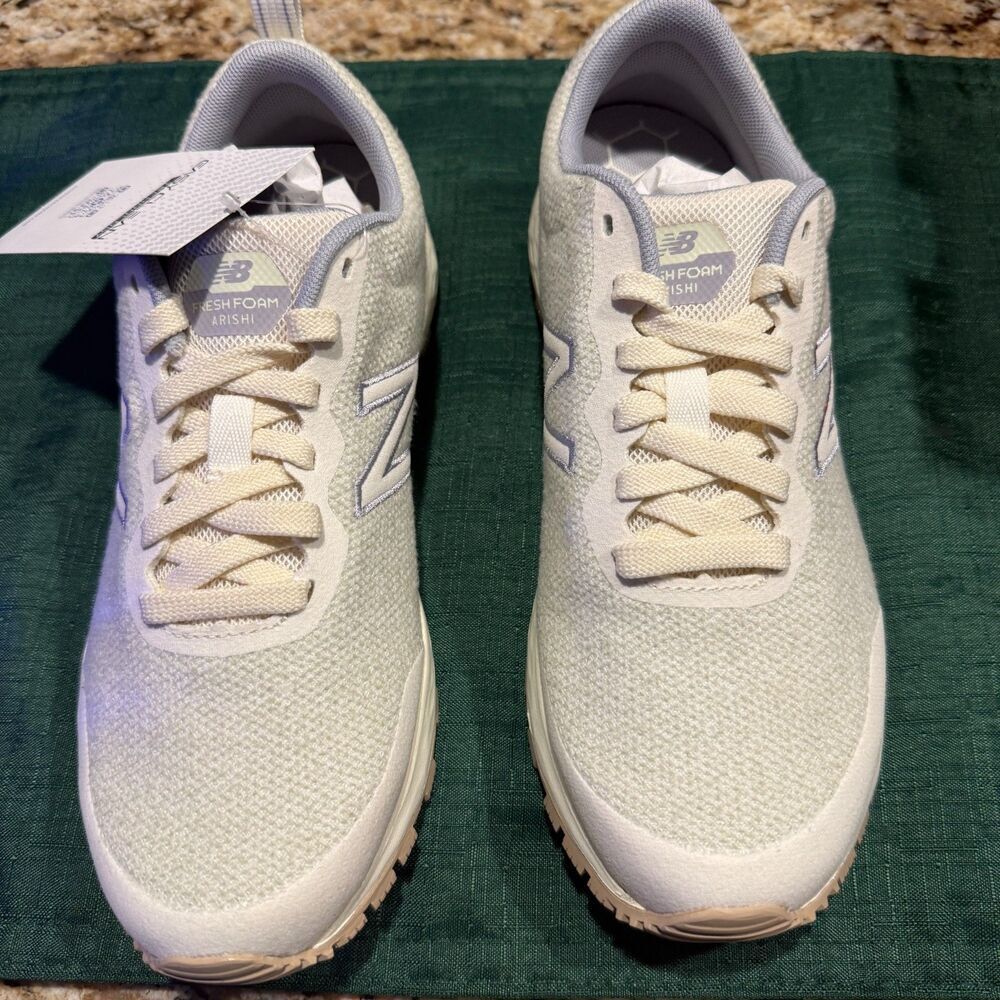 New Balance Athletic shoes Woman size 7 Off White